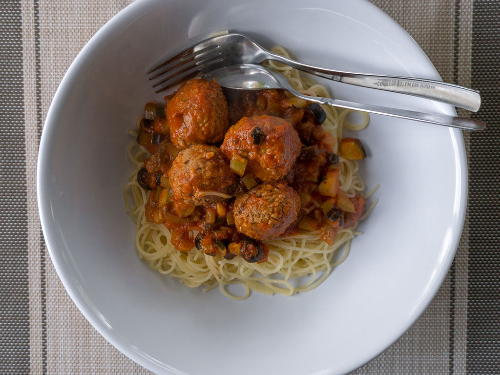 Spahetti with Gardein meatballs