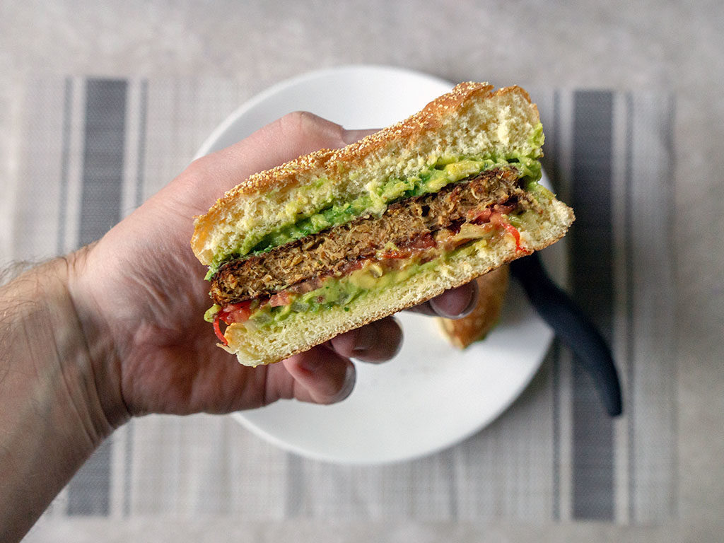 MorningStar Farms Meat Lovers Vegan Burgers - guacamole burger cross section