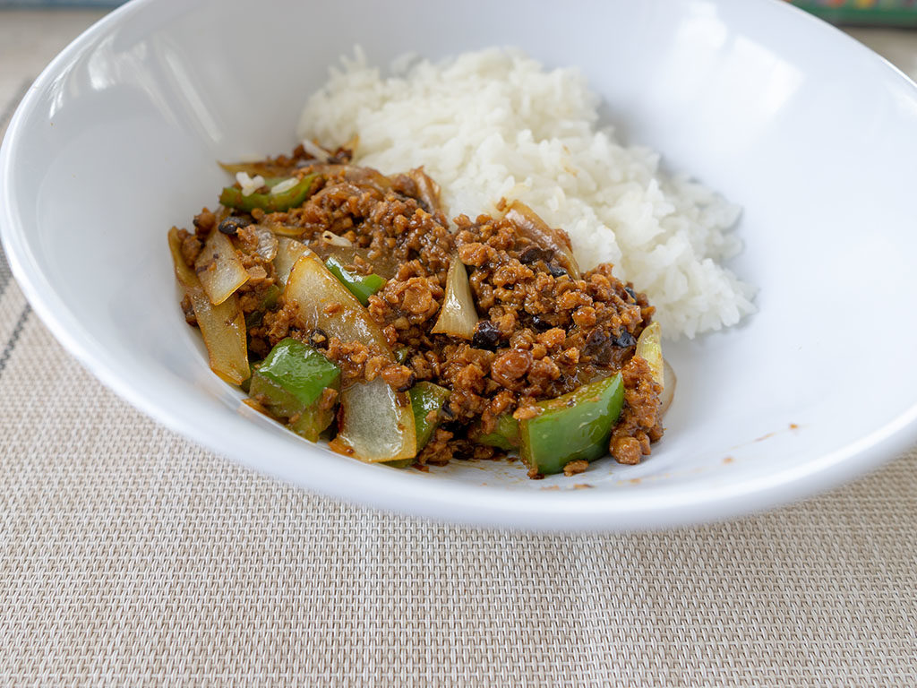 Gardein The Ultimate Beefless Ground with One Culture Foods Black Bean Sauce