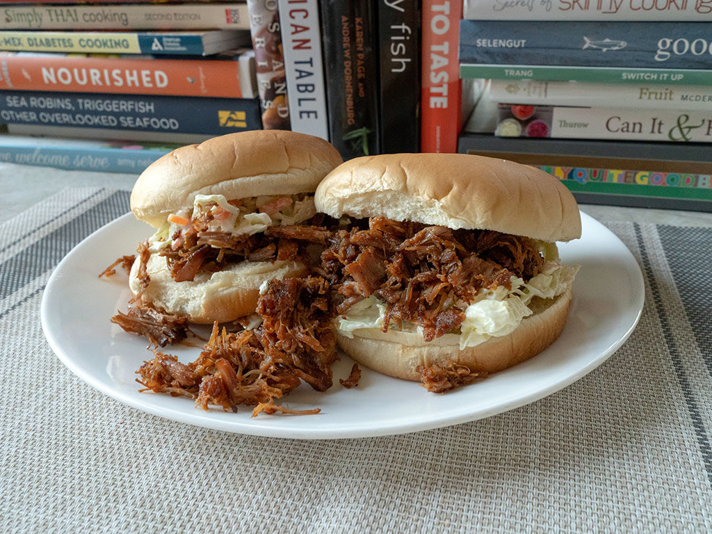 Quick pulled pork sandwiches