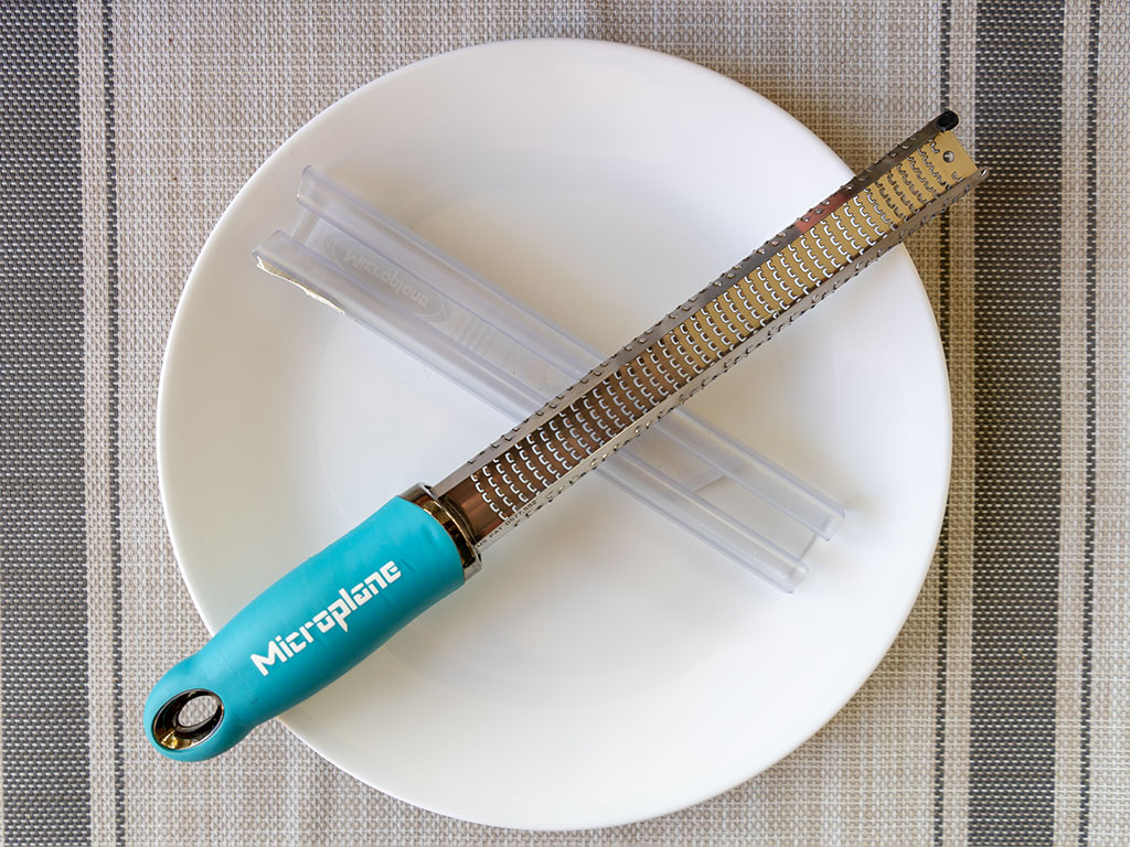 Microplane Premium Classic Series Zester Grater reverse 