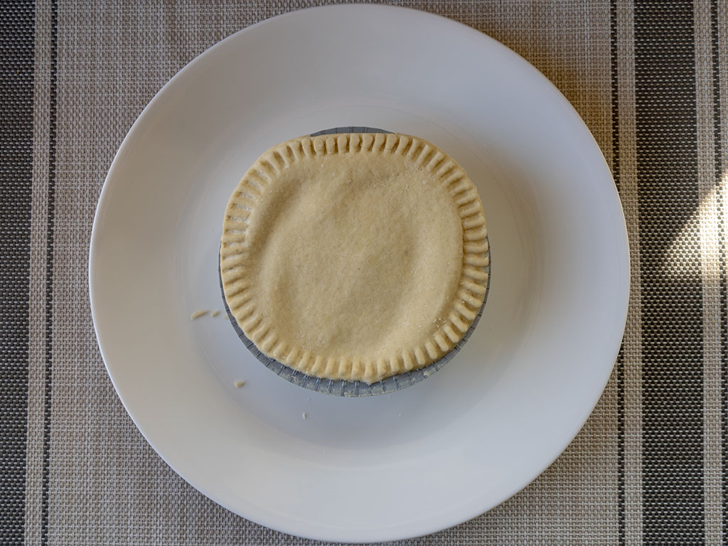 Banquet Sausage And Gravy Deep Dish pot pie uncooked